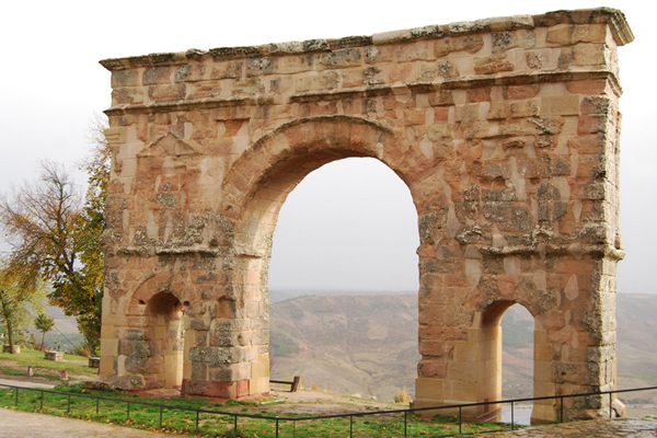 العمارة الرومانية ميديناسيلي